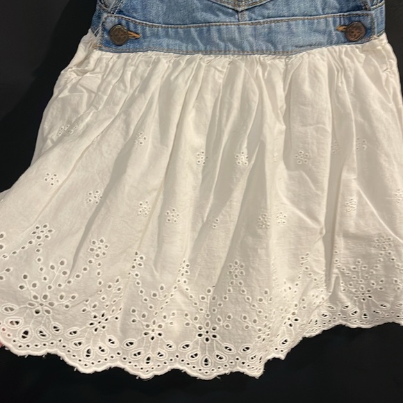 Oshkosh b’gosh toddlers 5t denim and lace overalls jumper dress like new - Picture 3 of 12
